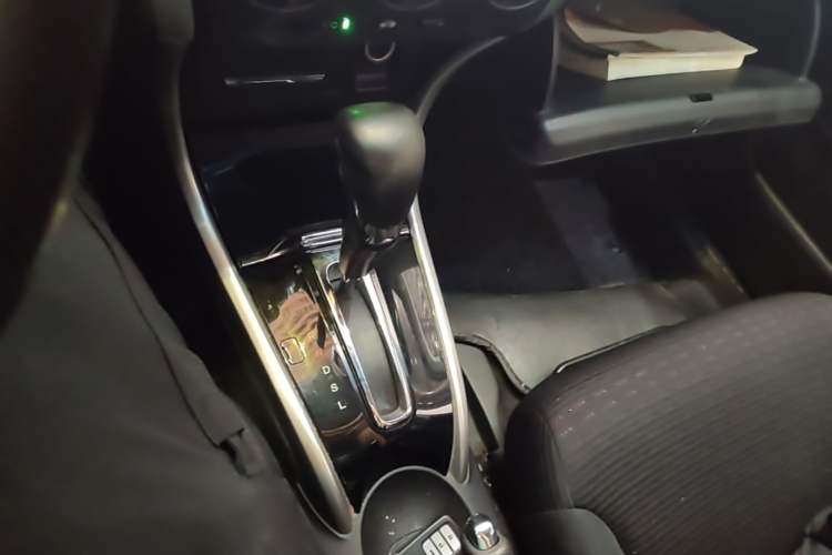 Used Honda Crider 2016 1.8L CVT Luxury Edition Gear Lever