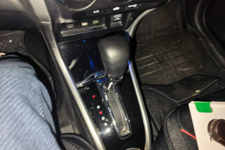 Used Honda Crider 2016 1.8L CVT Luxury Edition Gear Lever