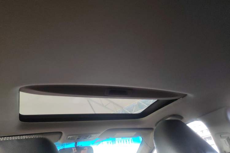 Used Honda Crider 2016 1.8L CVT Luxury Edition Headliner