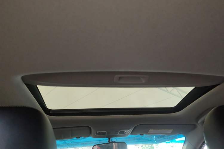 Used Honda Crider 2016 1.8L CVT Luxury Edition Headliner