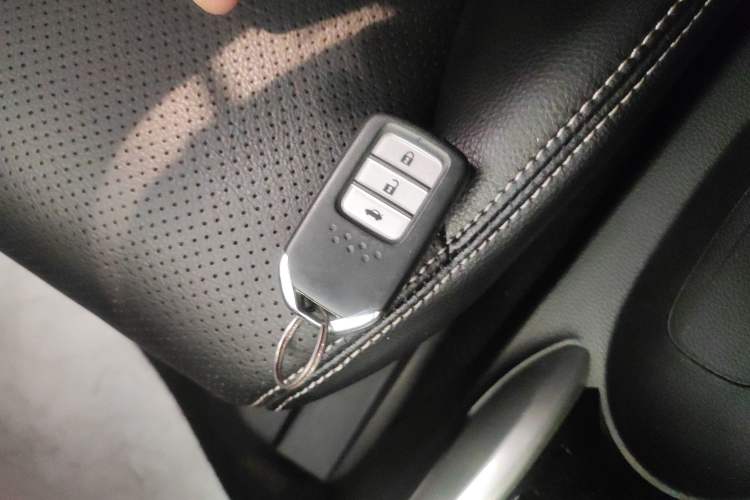 Used Honda Crider 2016 1.8L CVT Luxury Edition Interior 1
