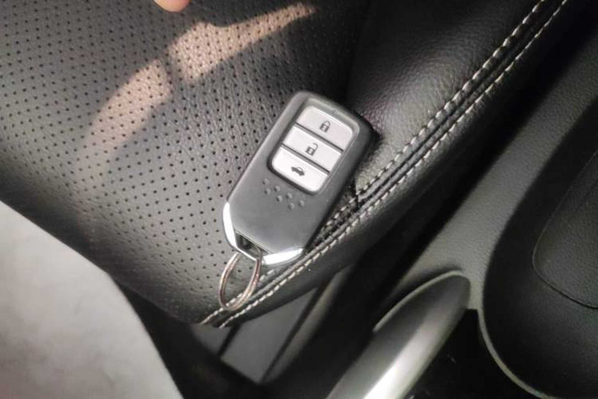 Used Honda Crider 2016 1.8L CVT Luxury Edition Interior 1
