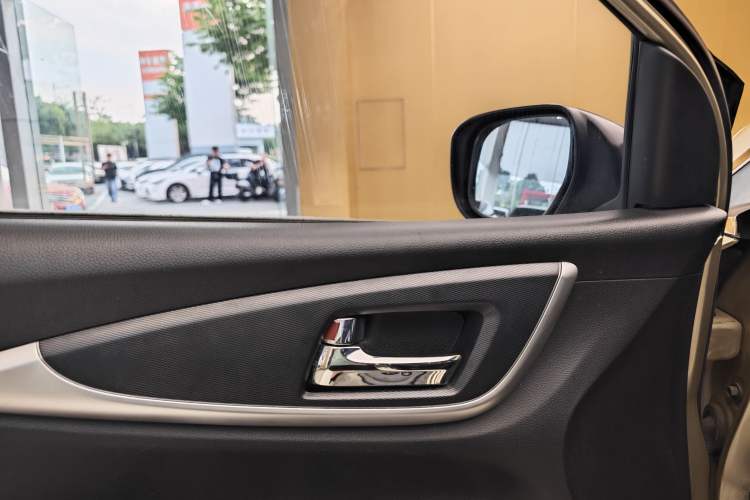 Used Honda Crider 2016 1.8L CVT Luxury Edition Interior 11