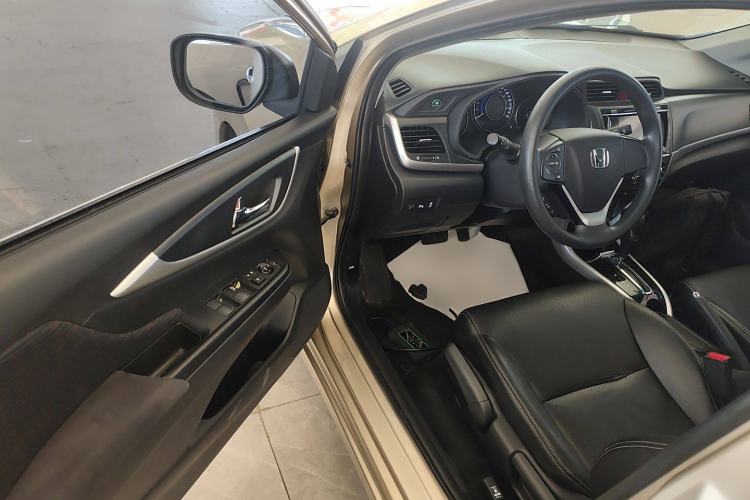 Used Honda Crider 2016 1.8L CVT Luxury Edition Interior 3
