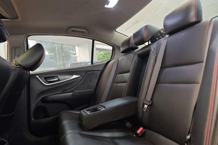 Used Honda Crider 2016 1.8L CVT Luxury Edition Interior 3