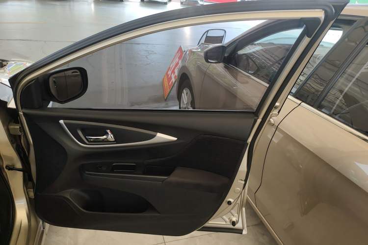 Used Honda Crider 2016 1.8L CVT Luxury Edition Interior 5