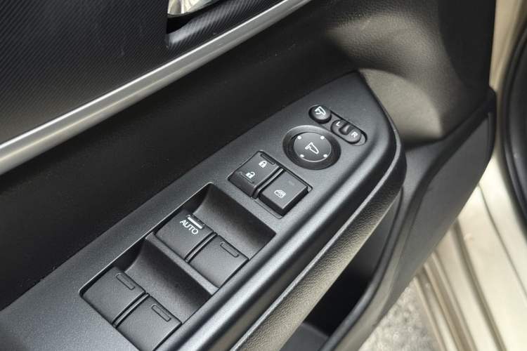 Used Honda Crider 2016 1.8L CVT Leading Edition Interior 6