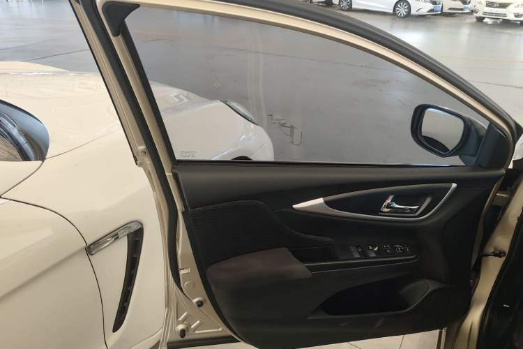 Used Honda Crider 2016 1.8L CVT Luxury Edition Interior 7