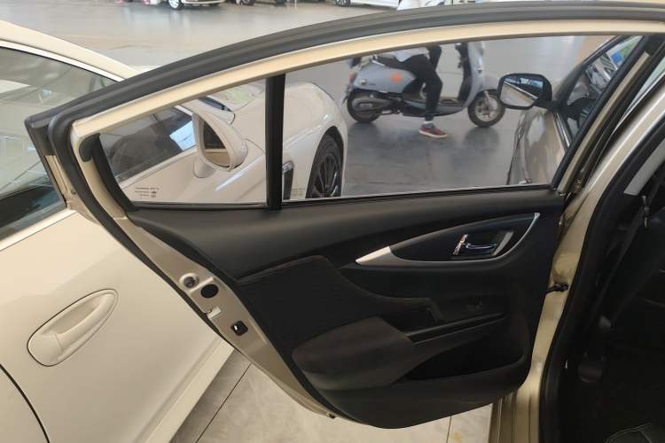 Used Honda Crider 2016 1.8L CVT Luxury Edition Interior 8