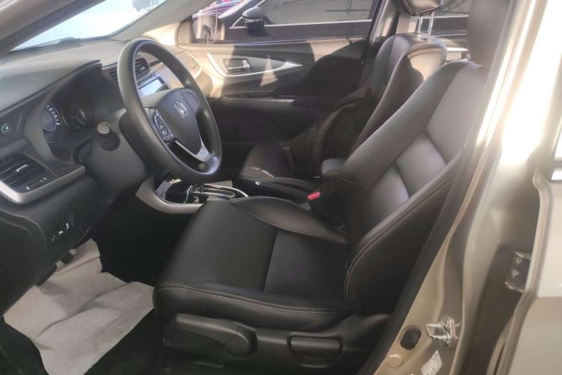 Used Honda Crider 2016 1.8L CVT Luxury Edition Left Front Seat