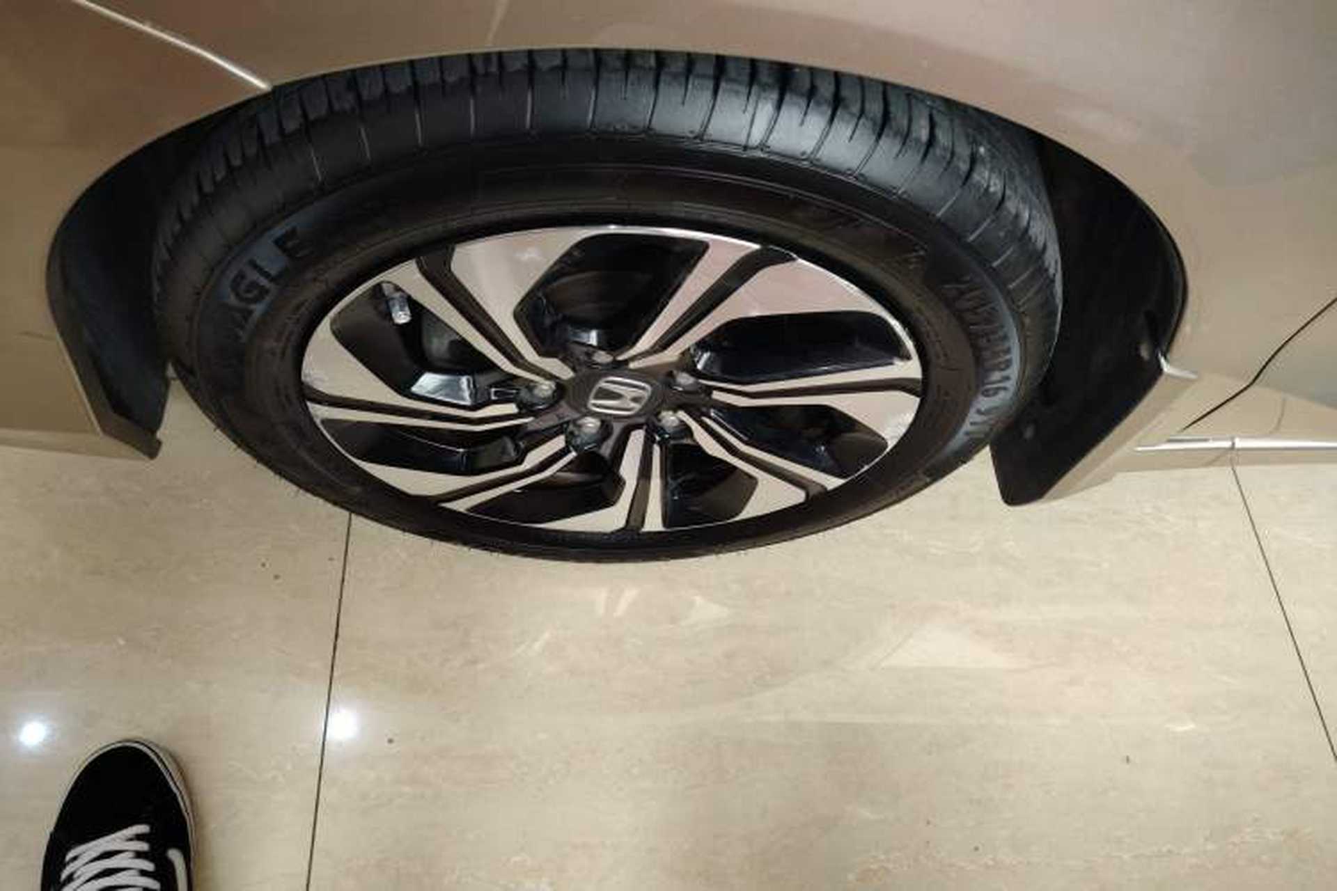 Used Honda Crider 2016 1.8L CVT Luxury Edition Left Front Wheel Hub