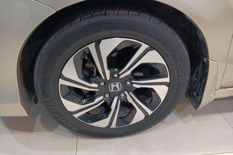 Used Honda Crider 2016 1.8L CVT Luxury Edition Left Front Wheel Hub