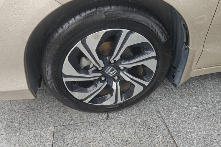 Used Honda Crider 2016 1.8L CVT Luxury Edition Left Front Wheel Hub
