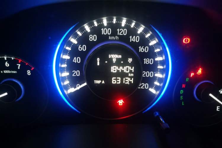 Used Honda Crider 2016 1.8L CVT Luxury Edition Odometer Close Up