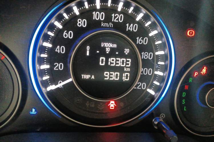 Used Honda Crider 2016 1.8L CVT Luxury Edition Odometer Close Up