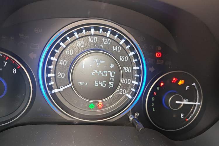 Used Honda Crider 2016 1.8L CVT Luxury Edition Odometer Close Up