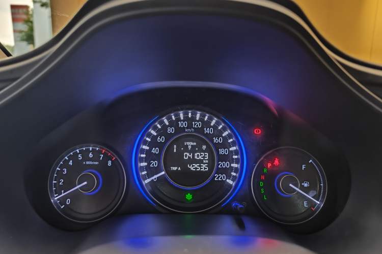 Used Honda Crider 2016 1.8L CVT Luxury Edition Odometer Close Up