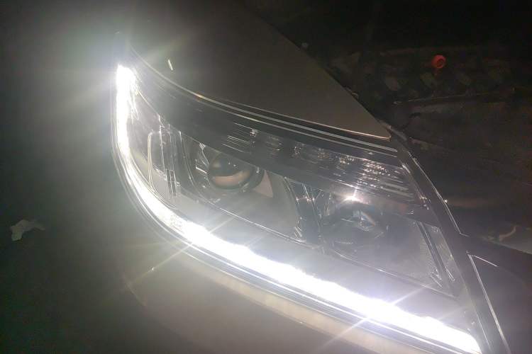 Used Honda Crider 2016 1.8L CVT Leading Edition Right Front Headlight