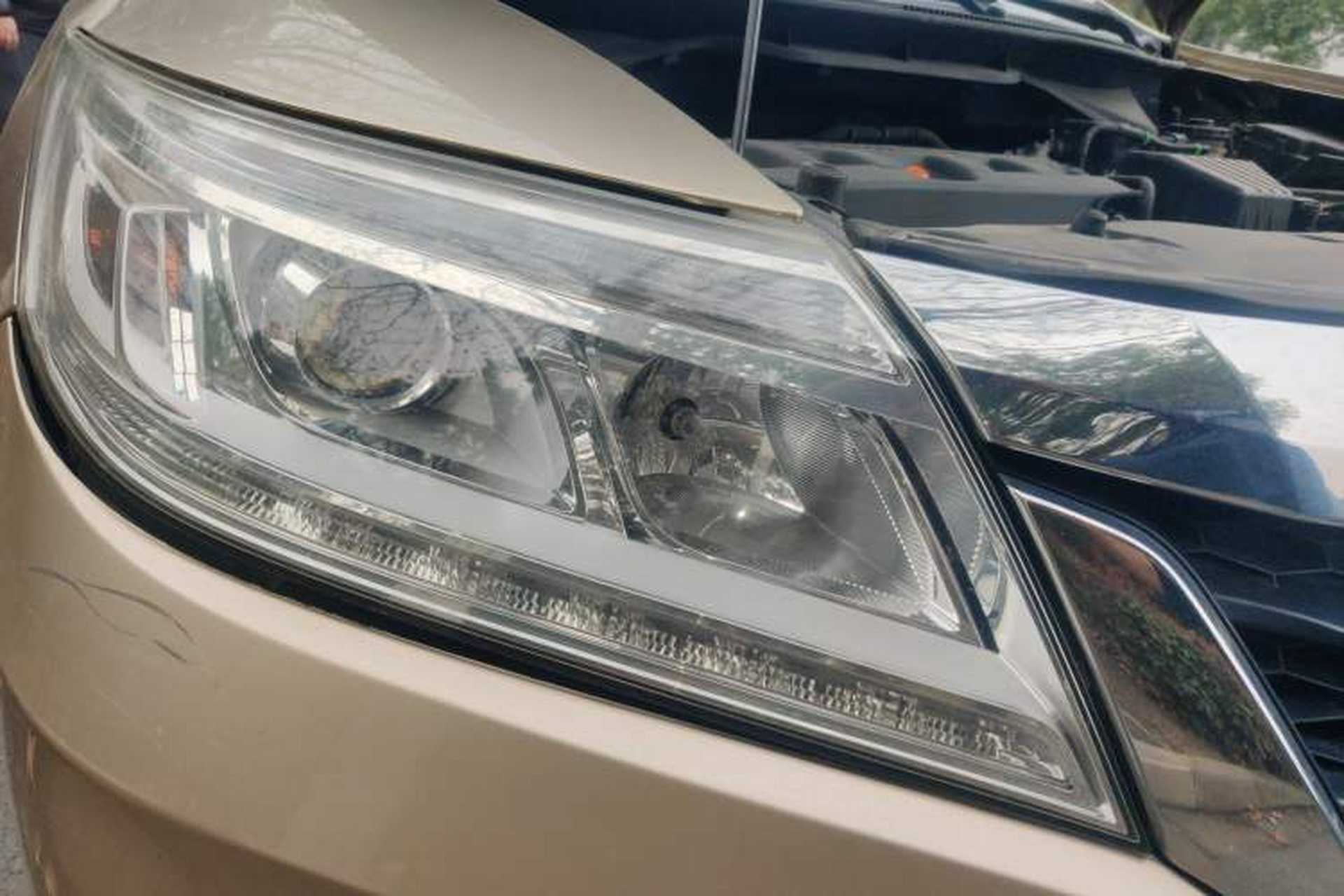 Used Honda Crider 2016 1.8L CVT Leading Edition Right Front Headlight