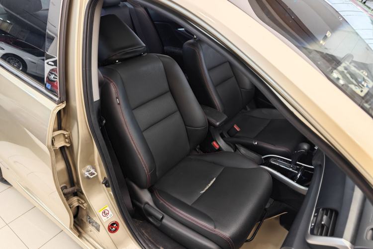 Used Honda Crider 2016 1.8L CVT Luxury Edition Right Front Seat