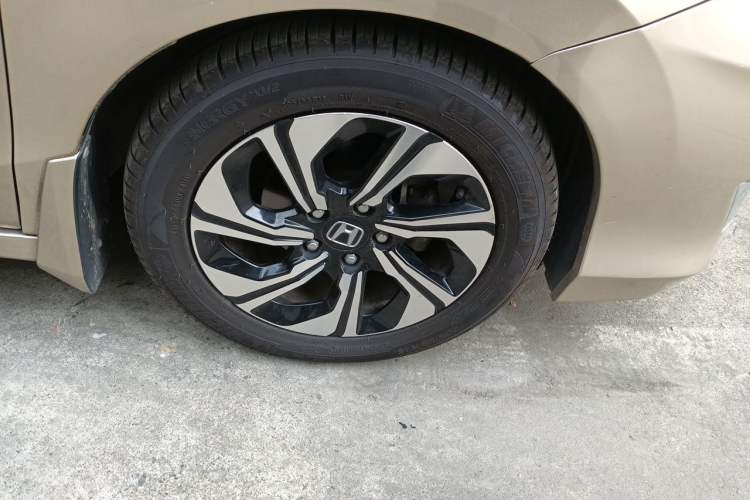 Used Honda Crider 2016 1.8L CVT Luxury Edition Right Front Wheel Hub