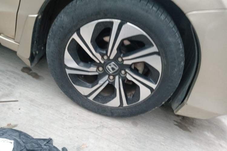 Used Honda Crider 2016 1.8L CVT Luxury Edition Right Front Wheel Hub