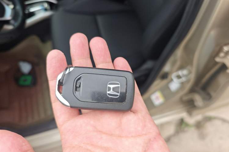 Used Honda Crider 2016 1.8L CVT Luxury Edition Vehicle Key