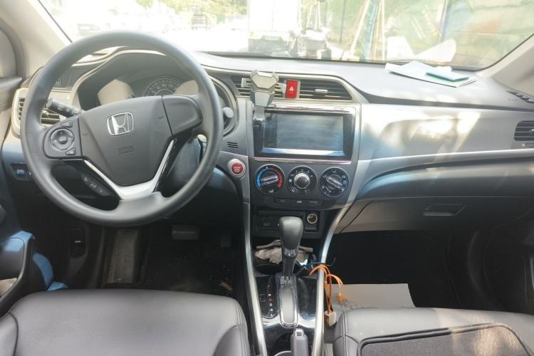 Used Honda Crider 2017 1.8L CVT Comfort Special Edition Center Console