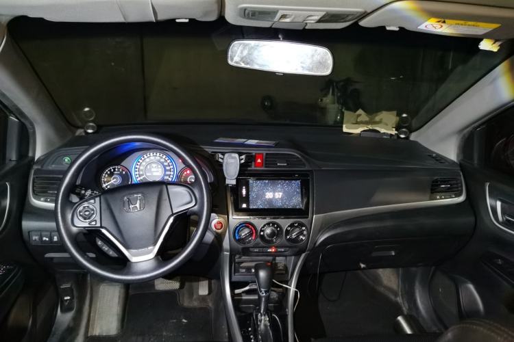 Used Honda Crider 2017 1.8L CVT Luxury Special Edition Center Console