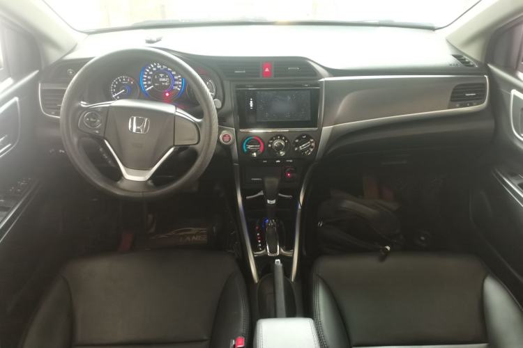 Used Honda Crider 2017 1.8L CVT Luxury Special Edition Center Console