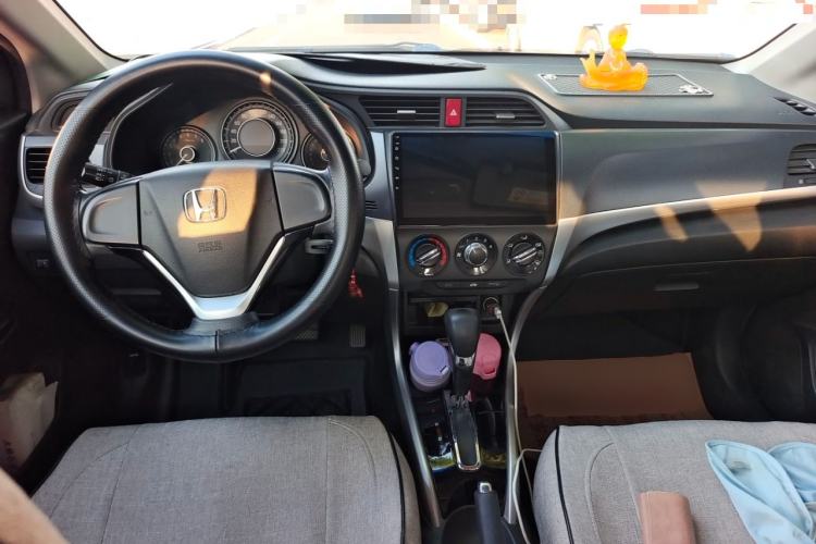 Used Honda Crider 2017 1.8L CVT Comfort Special Edition Center Console