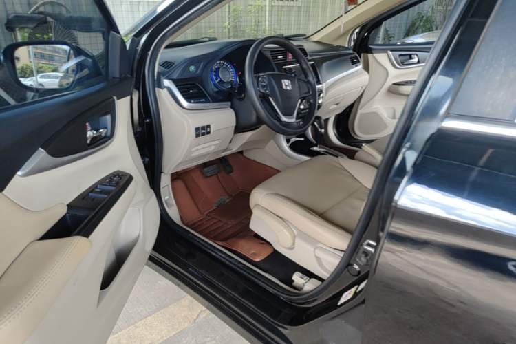 Used Honda Crider 2017 1.8L CVT Luxury Special Edition Driver Seat