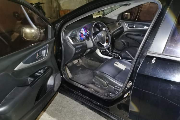 Used Honda Crider 2017 1.8L CVT Luxury Special Edition Driver Seat