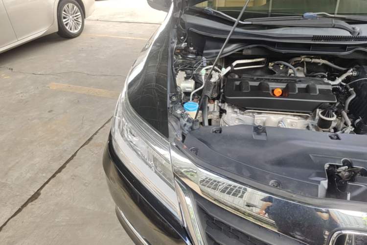 Used Honda Crider 2017 1.8L CVT Luxury Special Edition Engine Bay Right