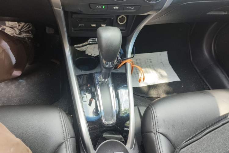 Used Honda Crider 2017 1.8L CVT Comfort Special Edition Gear Lever