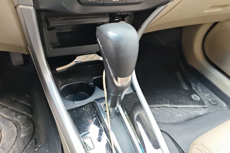 Used Honda Crider 2017 1.8L CVT Comfort Special Edition Gear Lever