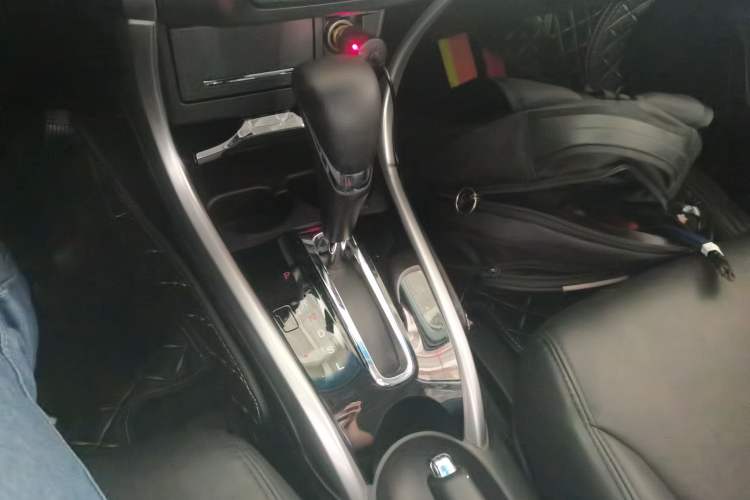 Used Honda Crider 2017 1.8L CVT Luxury Special Edition Gear Lever