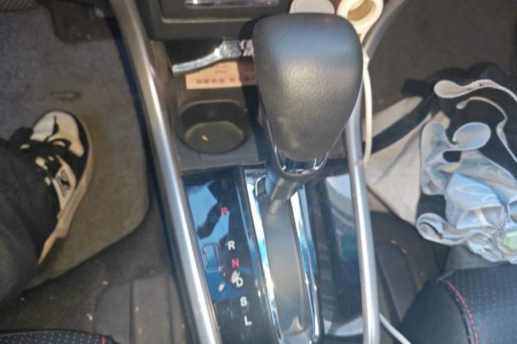 Used Honda Crider 2017 1.8L CVT Comfort Special Edition Gear Lever