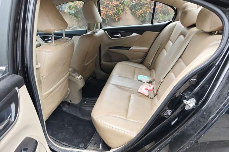 Used Honda Crider 2017 1.8L CVT Comfort Special Edition Interior 4