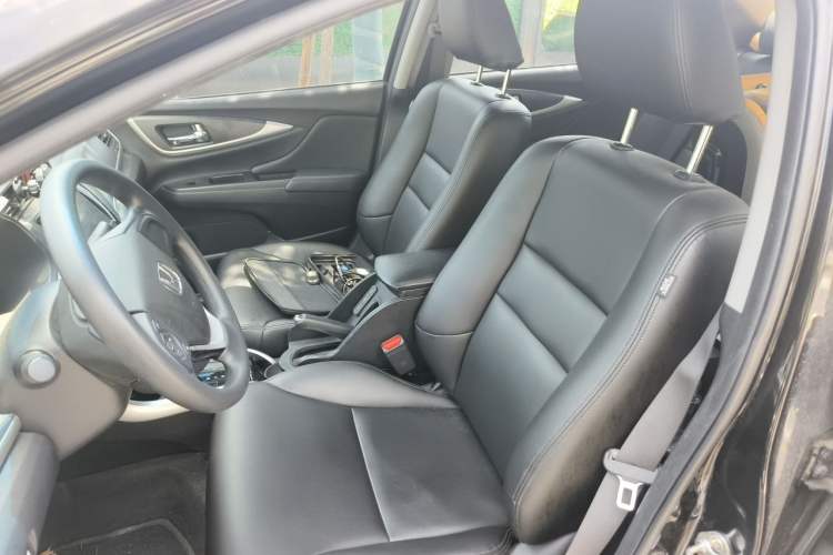 Used Honda Crider 2017 1.8L CVT Comfort Special Edition Left Front Seat