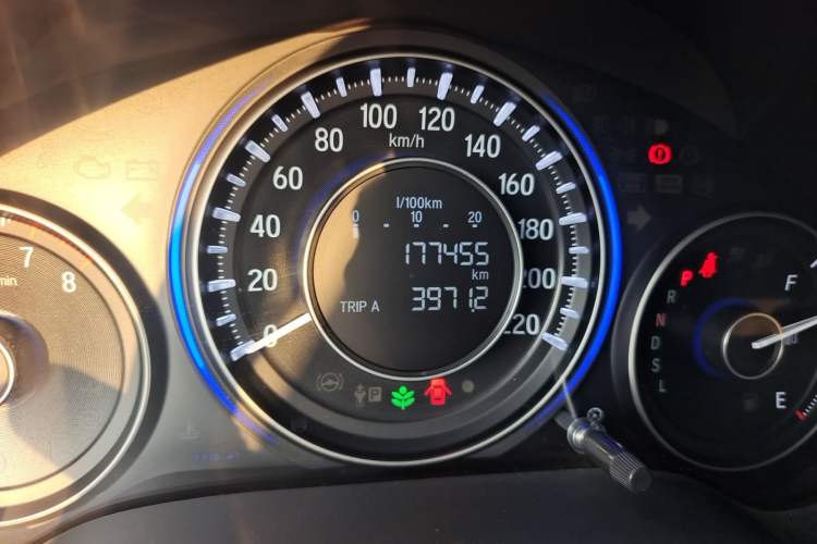 Used Honda Crider 2017 1.8L CVT Comfort Special Edition Odometer Close Up
