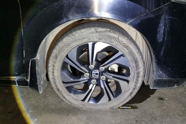 Used Honda Crider 2017 1.8L CVT Luxury Special Edition Right Front Wheel Hub
