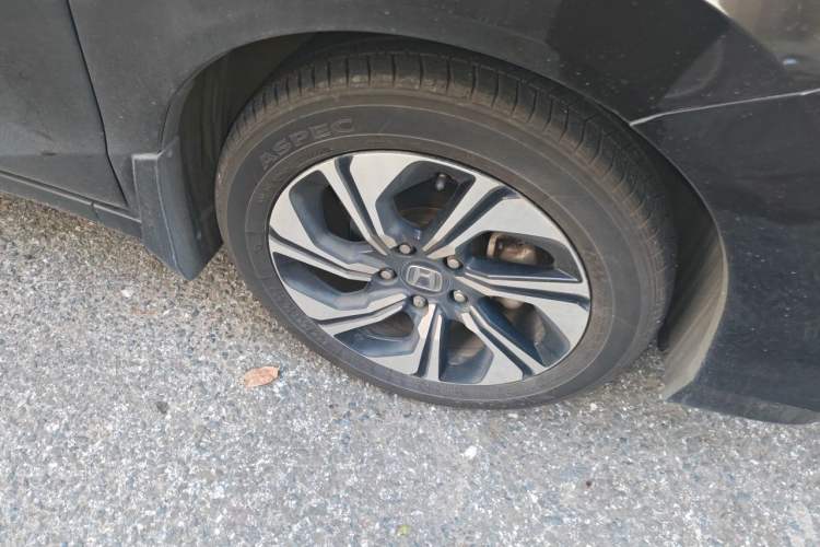 Used Honda Crider 2017 1.8L CVT Comfort Special Edition Right Front Wheel Hub