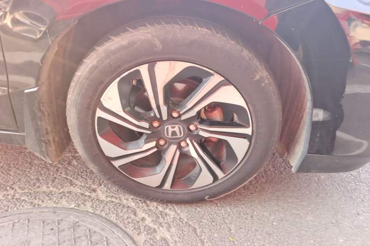 Used Honda Crider 2017 1.8L CVT Comfort Special Edition Right Front Wheel Hub