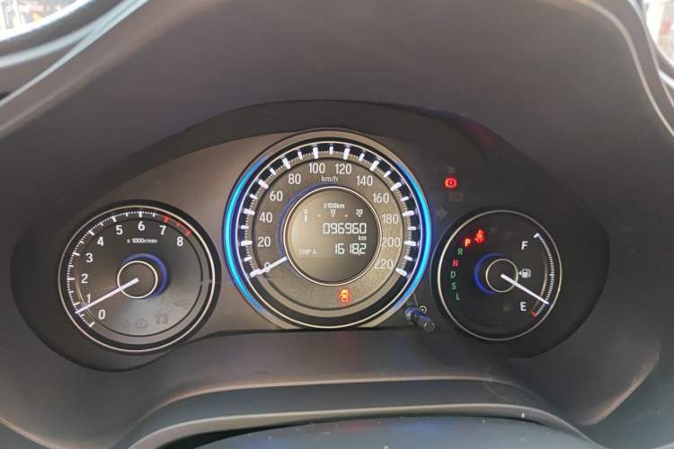 Used Honda Crider 2017 1.8L CVT Luxury Special Edition Odometer Close Up