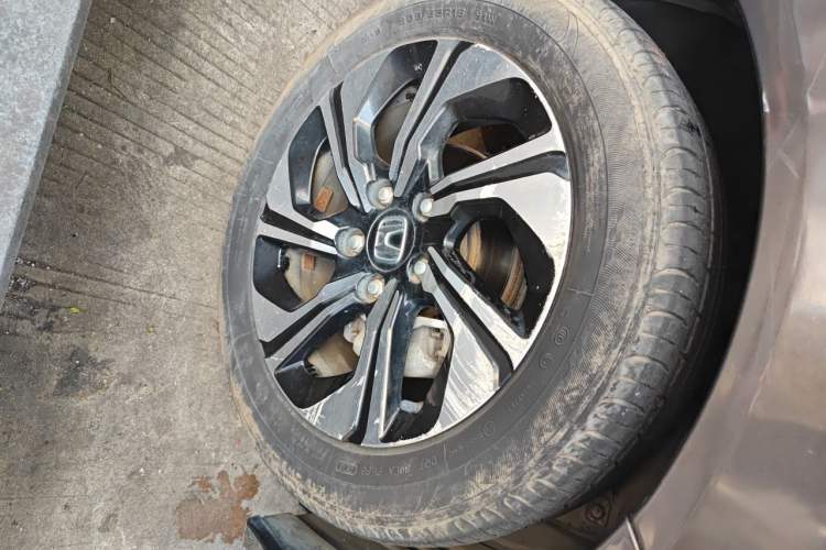 Used Honda Crider 2017 1.8L CVT Luxury Special Edition Right Front Wheel Hub