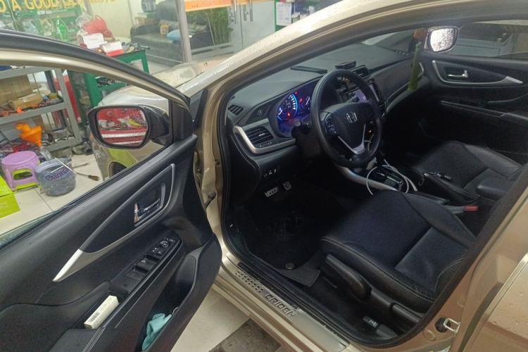 Used Honda Crider 2017 1.8L CVT Luxury Special Edition Driver Seat