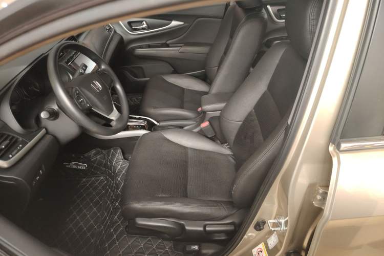 Used Honda Crider 2017 1.8L CVT Luxury Special Edition Left Front Seat