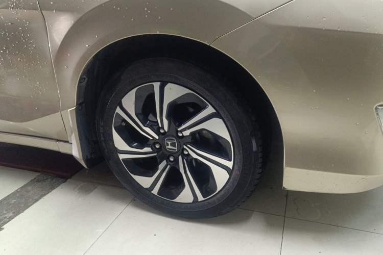 Used Honda Crider 2017 1.8L CVT Luxury Special Edition Right Front Wheel Hub