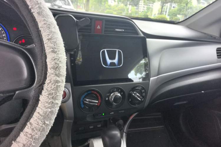 Used Honda Crider 2017 1.8L CVT Comfort Special Edition Audio And AC Panel